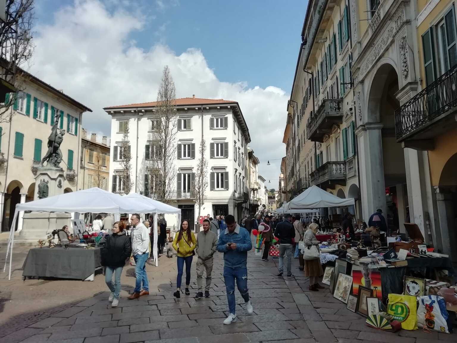 Antico Mercato Bosino — mercatino a Varese (Lombardia)